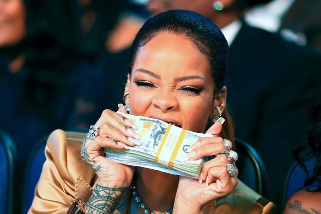 Rihanna bị MC Kỳ cựu nước Anh buộc tội trên truyền hình - Ảnh 1.