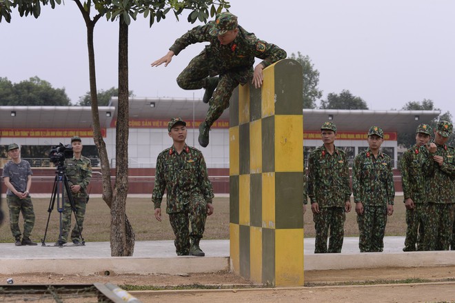 Sao nhập ngũ: Hoàng Tôn hốt hoảng khi nghe tiếng đạn hơi nổ - Ảnh 8.