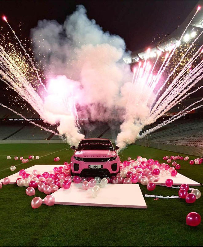 Màn cầu hôn bằng Range Rover hồng hot nhất MXH quốc tế: Ngỏ lời thẳng thắn như này thì ai cũng gật hết! - Ảnh 5.