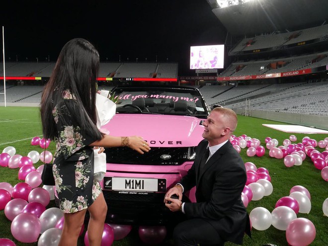 Màn cầu hôn bằng Range Rover hồng hot nhất MXH quốc tế: Ngỏ lời thẳng thắn như này thì ai cũng gật hết! - Ảnh 6.