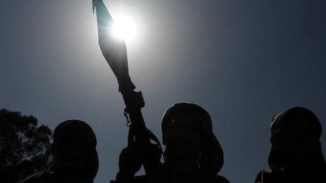 Houthi tấn công, Saudi Arabia phản kích: Lò lửa chiến tranh Yemen sẽ lan khắp Trung Đông? - Ảnh 1.