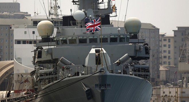 Tại sao Hải quân Anh liên tục quấy nhiễu tàu chiến Nga trên biển? - Ảnh 1.
