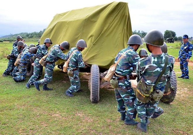 Pháo phòng không phô diễn hỏa lực tại trường bắn TB-1 - Ảnh 2.