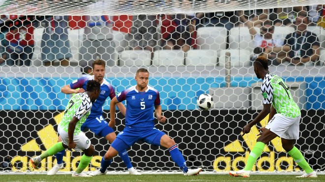 Kiêu hãnh quật ngã Iceland, Đại bàng xanh gieo niềm hi vọng mong manh cho Argentina - Ảnh 3.