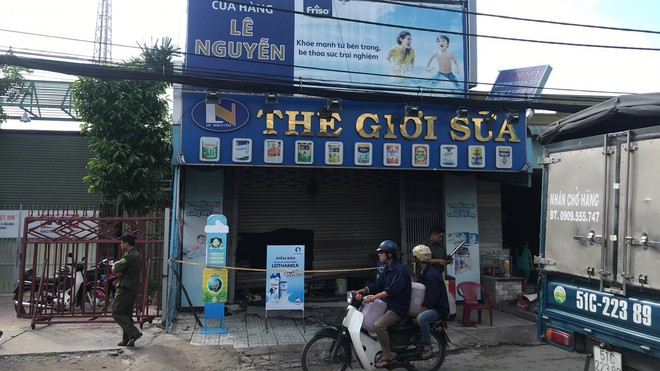 Cháy cửa hàng bán sữa ở Sài Gòn, 2 vợ chồng thương vong - Ảnh 1.