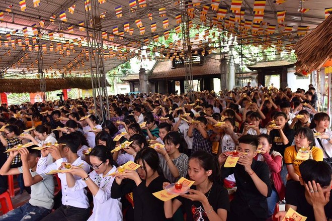 Thượng tọa Thích Nhật Từ: Tôi không làm phép ma tà cầu nguyện cho sĩ tử thi tốt nghiệp - Ảnh 4.