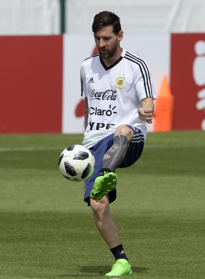 Chuyển động World Cup: Messi chưa vô địch, chưa giải nghệ - Ảnh 1.