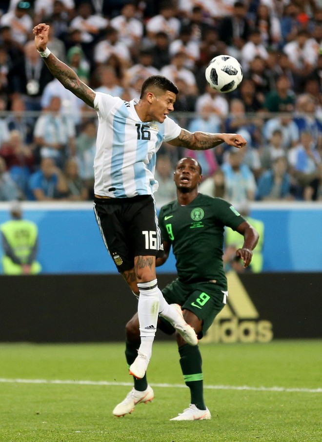 Tranh cãi: Trọng tài cướp trắng penalty của Nigeria, giúp Argentina đi tiếp? - Ảnh 3.