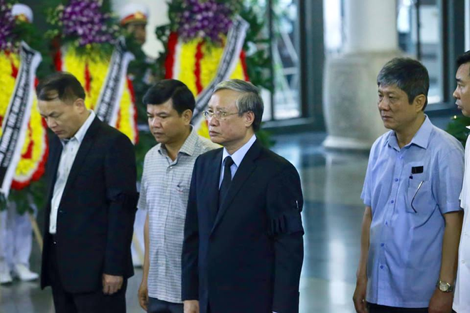 Nguyên Chủ tịch nước Trương Tấn Sang viếng GS Phan Huy Lê: Một tài năng lớn trong giới sử học nước nhà đã ra đi - Ảnh 2.