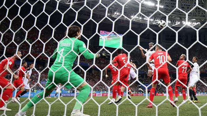 TRỰC TIẾP bảng E World Cup 2018: Brazil ghi bàn tuyệt đẹp, băng băng tiến tới gặp Mexico - Ảnh 1.