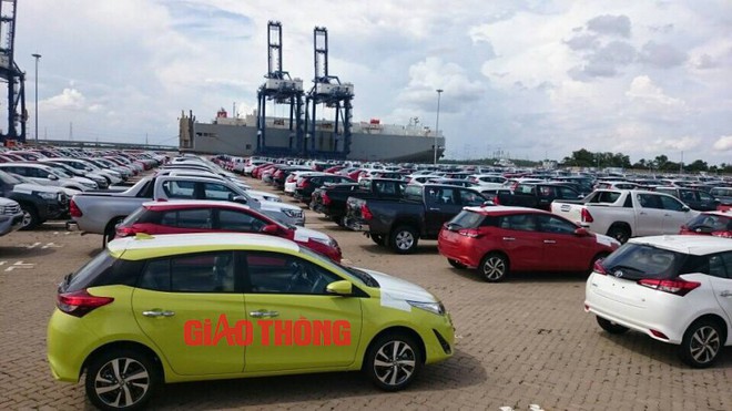 Cận cảnh Toyota Yaris bản vừa cập cảng Việt Nam, giá không đổi - Ảnh 4.