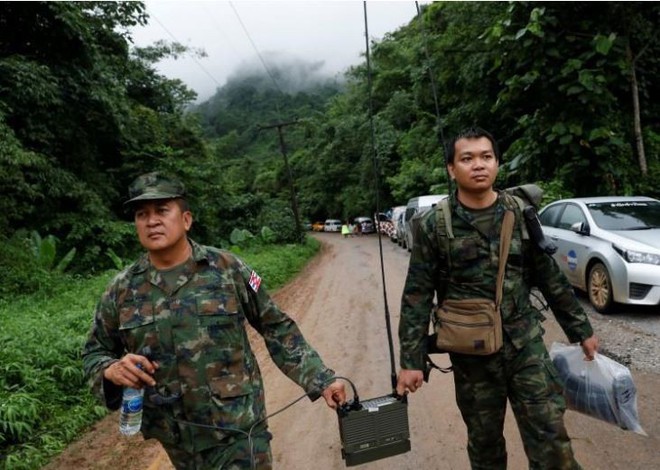Thái Lan: 12 cậu bé cùng một người lớn mất tích trong hang động, nhà chức trách mở cuộc tìm kiếm quy mô cực lớn - Ảnh 1.