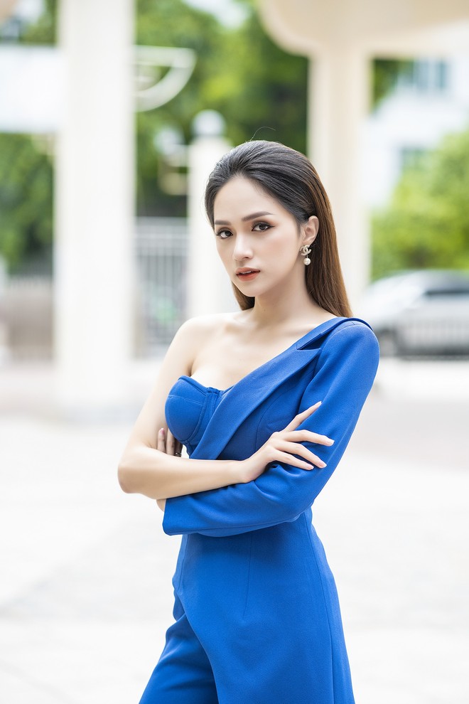 Hoa hậu Hương Giang xinh đẹp nổi bật, kêu gọi cộng đồng bớt kỳ thị về người chuyển giới - Ảnh 3.