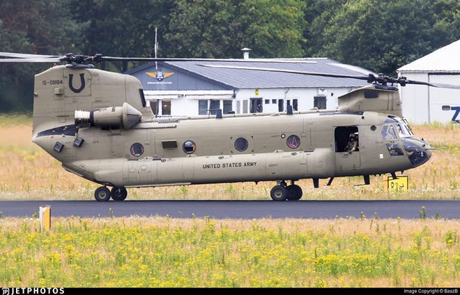 Sức mạnh trực thăng “quái vật trên không” CH-47 Chinook - Ảnh 1.