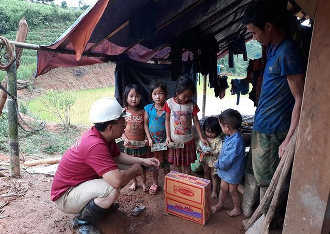 Hình ảnh cả làng 28 ngôi nhà bị chôn vùi trong đất đá - Ảnh 6.