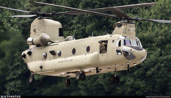 Sức mạnh trực thăng “quái vật trên không” CH-47 Chinook - Ảnh 10.