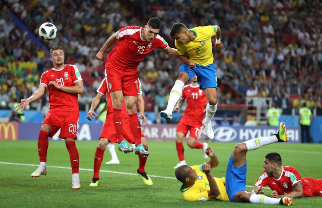 Quên Neymar và Coutinho đi, thành bại của Brazil nằm ở cặp bô lão trước khung thành - Ảnh 4.