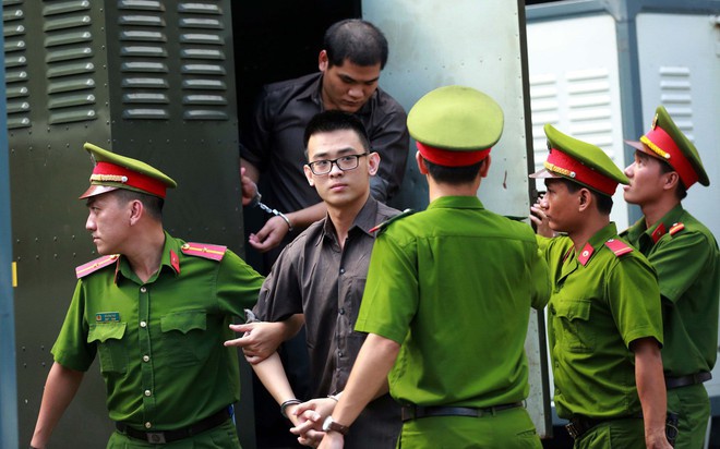 Thắt chặt an ninh tại phiên xét xử nhóm khủng bố âm mưu đặt bom sân bay Tân Sơn Nhất - Ảnh 1.