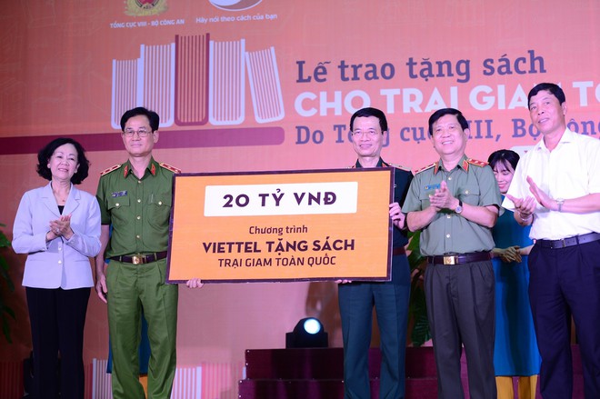 Viettel tặng sách các trại giam trên toàn quốc - Ảnh 3.