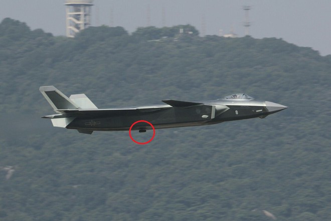 Su-30MKI phát hiện được J-20 do tiêm kích tàng hình Trung Quốc đã chấp điểm lợi thế? - Ảnh 1.