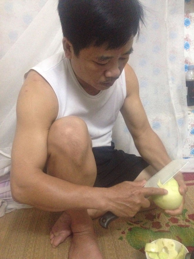 Câu chuyện của thanh niên 27 tuổi, mẹ bỏ đi từ hồi lên 6, 21 năm qua bố là tất cả! - Ảnh 5.