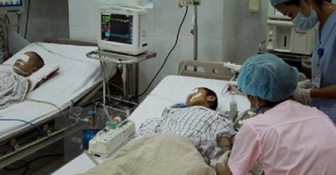 Sai lầm khi ăn vải chín lúc bụng đói - Ảnh 1.