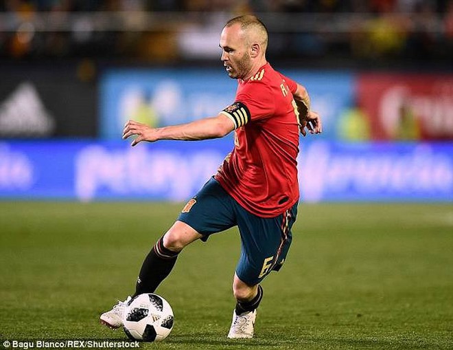 Iniesta bất ngờ bỏ ngỏ khả năng chia tay đội tuyển Tây Ban Nha - Ảnh 1.