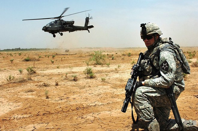 Trực thăng Mỹ tham gia hỗ trợ binh sĩ trong các cuộc tập trận - Ảnh 2.