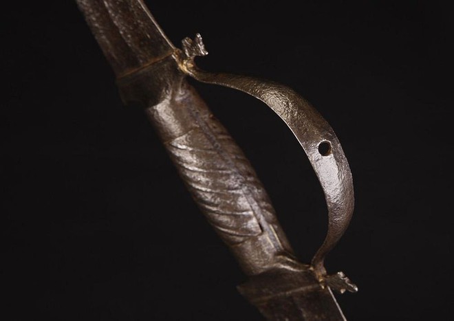 Bí ẩn dao 2 lưỡi: Vũ khí quái dị của chiến binh cổ đại ở Ấn Độ - Ảnh 3.