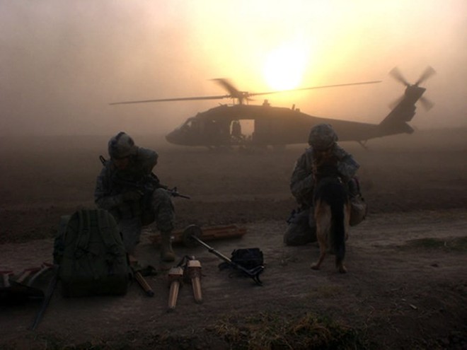 Trực thăng Mỹ tham gia hỗ trợ binh sĩ trong các cuộc tập trận - Ảnh 11.
