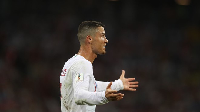 Song sát đổi vai, Ronaldo rời World Cup trong tột cùng cô đơn và cay đắng - Ảnh 4.