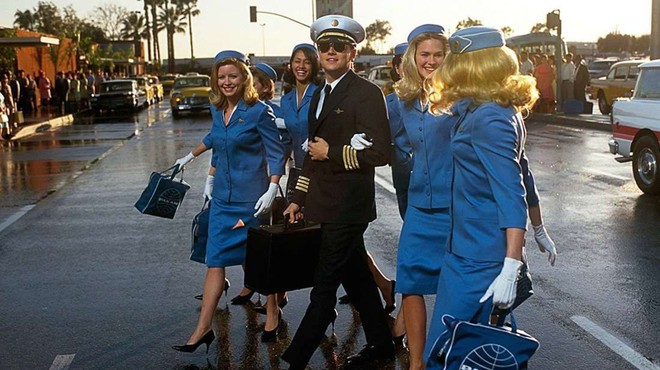 Frank Abagnale: Tên lừa đảo khét tiếng nhất nước Mỹ với tài đóng giả mọi nhân dạng - Ảnh 6.