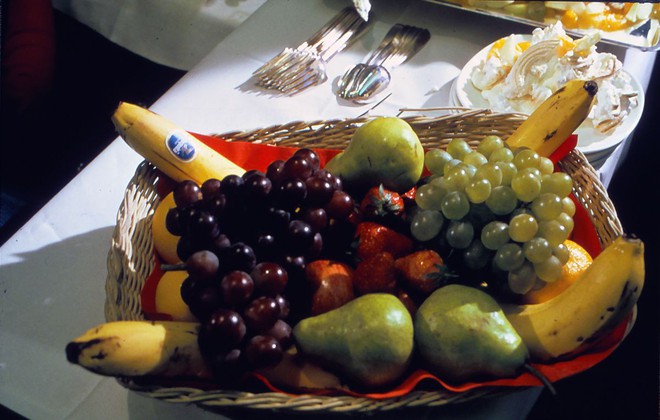 20 bức ảnh cho thấy bữa ăn trên máy bay ngày xưa có còn sang chảnh hơn nhà hàng 5 sao bây giờ - Ảnh 7.