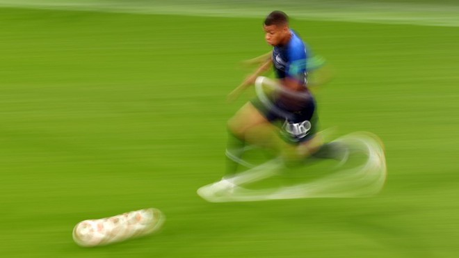 Góc nhìn đại chiến: Bỏ Messi sau lưng, Mbappe khiến Quỷ đỏ cúi đầu trong ngày rực sáng - Ảnh 3.