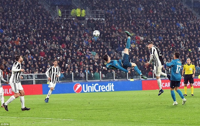 Có lẽ từ khoảnh khắc xúc động này, Ronaldo đã quyết định gia nhập Juventus - Ảnh 1.