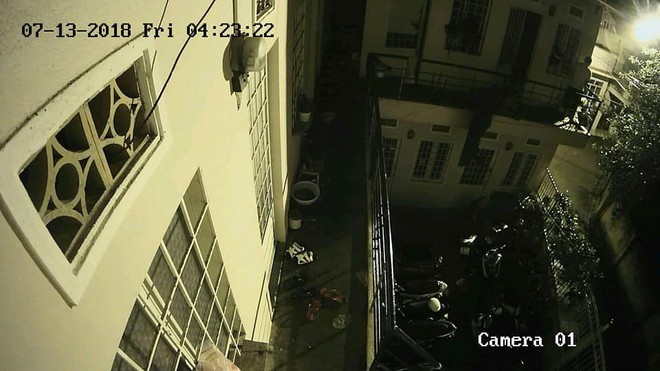 4 giờ sáng nghe tiếng động lạ, hôm sau xem lại camera an ninh, chủ nhà gần như nín lặng - Ảnh 2.