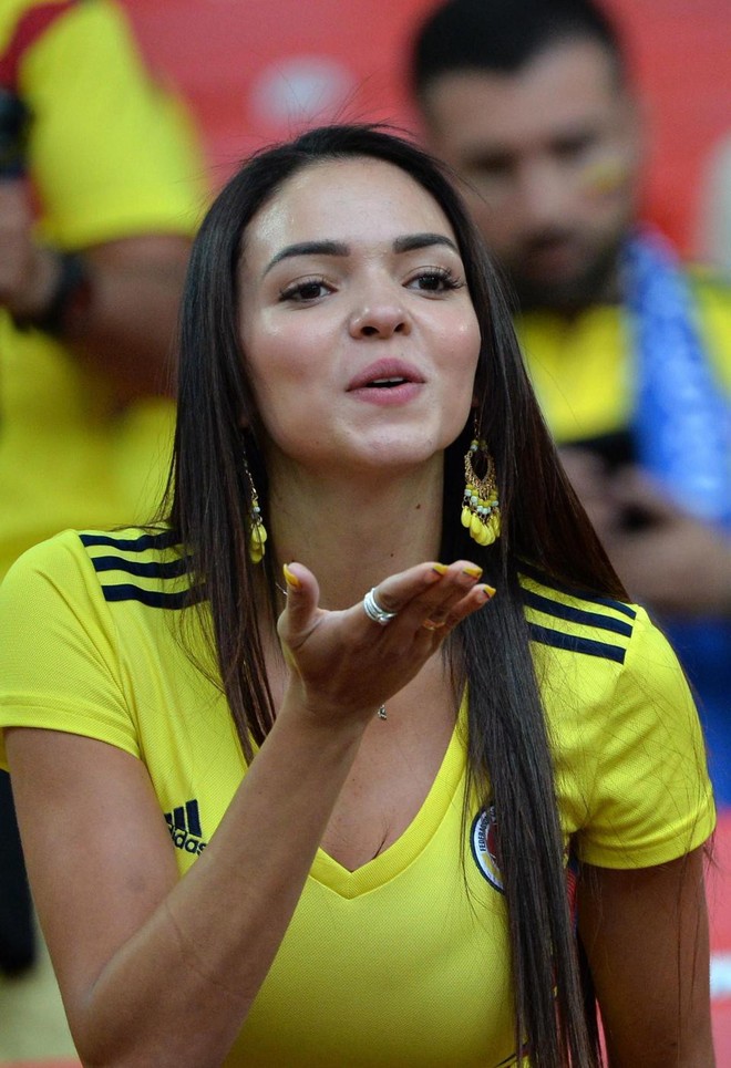 Fan bóng đá sẽ lỡ gì khi FIFA yêu cầu các tay quay hạn chế tia người đẹp? - Ảnh 5.