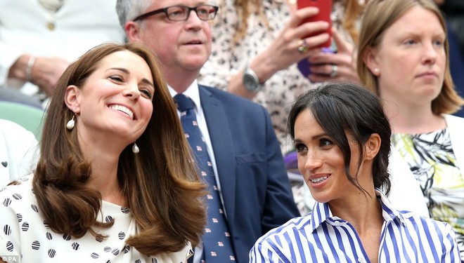 Công nương Kate và Meghan “tâm đầu ý hợp” khi lần đầu xuất hiện cùng nhau không có chồng hộ tống - Ảnh 3.