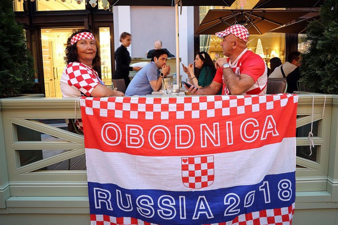 CĐV Pháp và Croatia mở hội tại Moscow trước thềm trận chung kết World Cup - Ảnh 5.