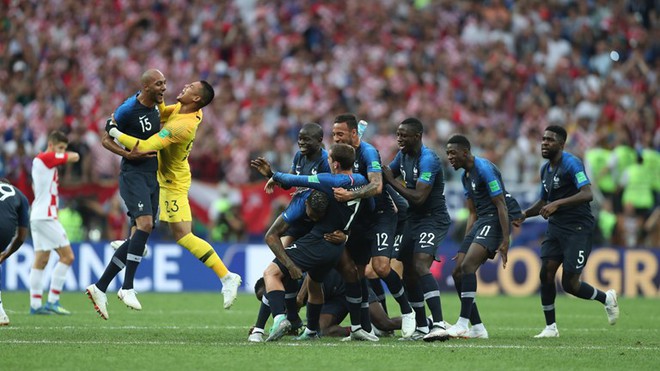 Chùm ảnh: Sao Croatia thẫn thờ, Pháp nổ tung cùng chức vô địch World Cup thứ 2 - Ảnh 7.