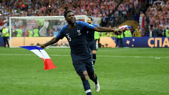 Chùm ảnh: Sao Croatia thẫn thờ, Pháp nổ tung cùng chức vô địch World Cup thứ 2 - Ảnh 14.