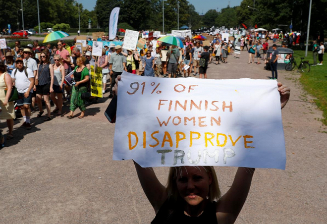 Hàng nghìn người Phần Lan biểu tình phản đối hội nghị Trump – Putin - Ảnh 2.