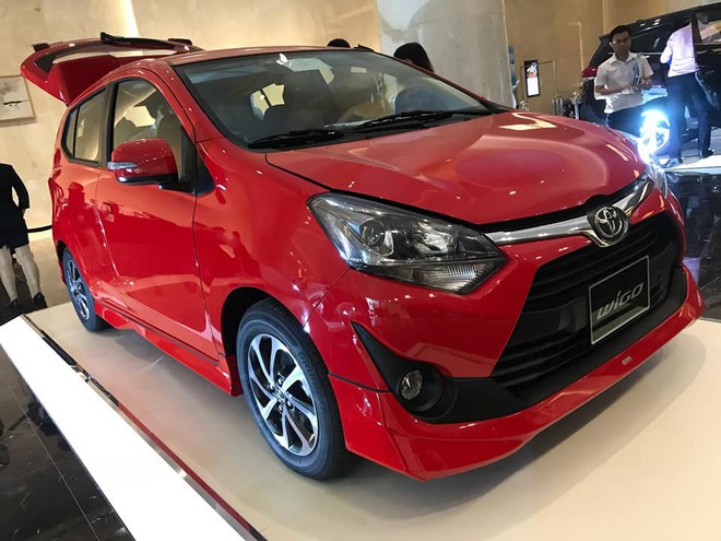 Soi chi tiết Toyota Wigo giá rẻ, và Toyota Avanza nhập khẩu vừa lộ diện ở Việt Nam - Ảnh 1.