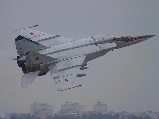 MiG-25 Nga xuất kích, tên lửa Mỹ - Israel bất lực bám đuôi - Ảnh 1.