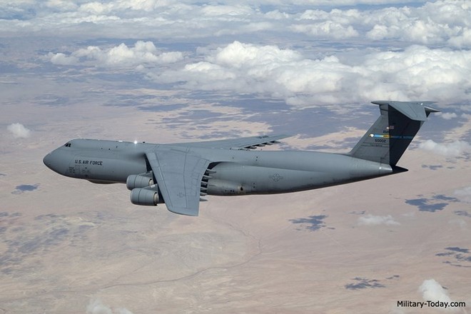 Cận cảnh sức mạnh siêu phàm của “lực sĩ bay” C-5M Super Galaxy - Ảnh 5.