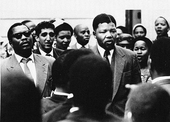 Câu chuyện về Nelson Mandela: Một cuộc đời phi thường - Ảnh 1.