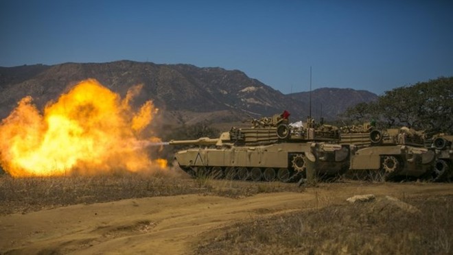 Uy lực chiến tăng M1A1 Abrams trong huấn luyện chiến đấu - Ảnh 2.