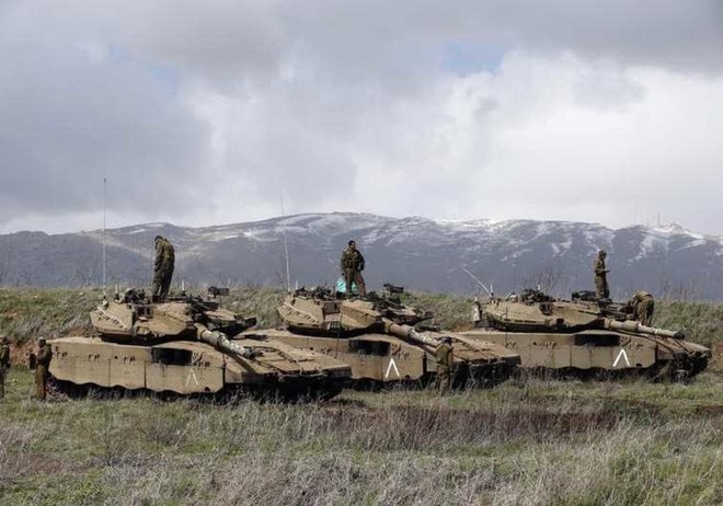 Israel dồn tăng, pháo áp sát biên giới Syria: Chuẩn bị tấn công - Chỉ chờ 1 mồi lửa? - Ảnh 1.