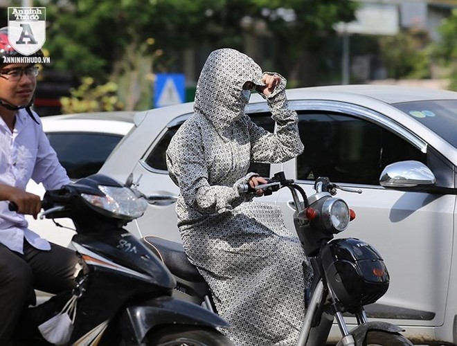 [ẢNH] Nắng nóng kéo dài, lại lo nguy cơ tai nạn giao thông cho những ninja đi xe máy - Ảnh 3.