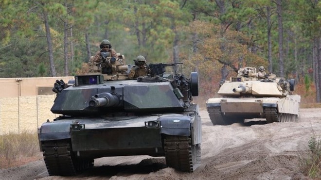 Uy lực chiến tăng M1A1 Abrams trong huấn luyện chiến đấu - Ảnh 8.
